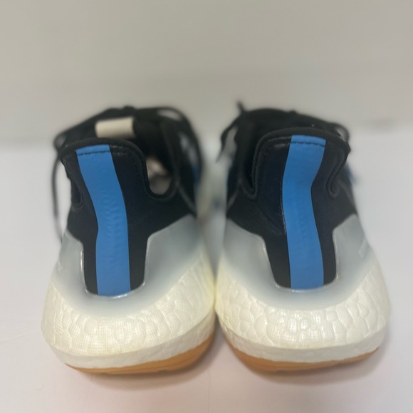 Adidas PARLEY X ULTRABOOST '22 SHOES (HQ6539) Size 9.5 - Picture 3 of 10